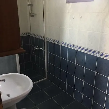 Lovely Three Bedroom House Near A White Sandy Beach Casa de Férias