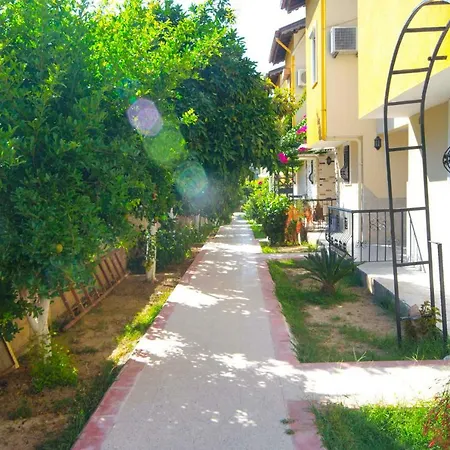 Lovely Three Bedroom House Near A White Sandy Beach