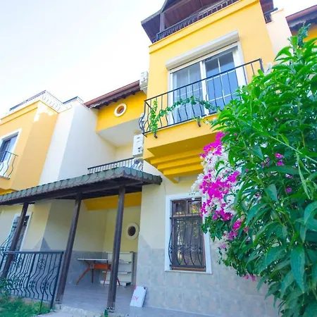 Casa de Férias Lovely Three Bedroom House Near A White Sandy Beach *