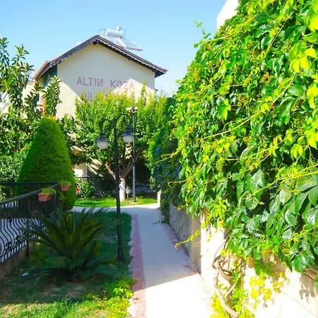 Lovely Three Bedroom House Near A White Sandy Beach Casa de Férias